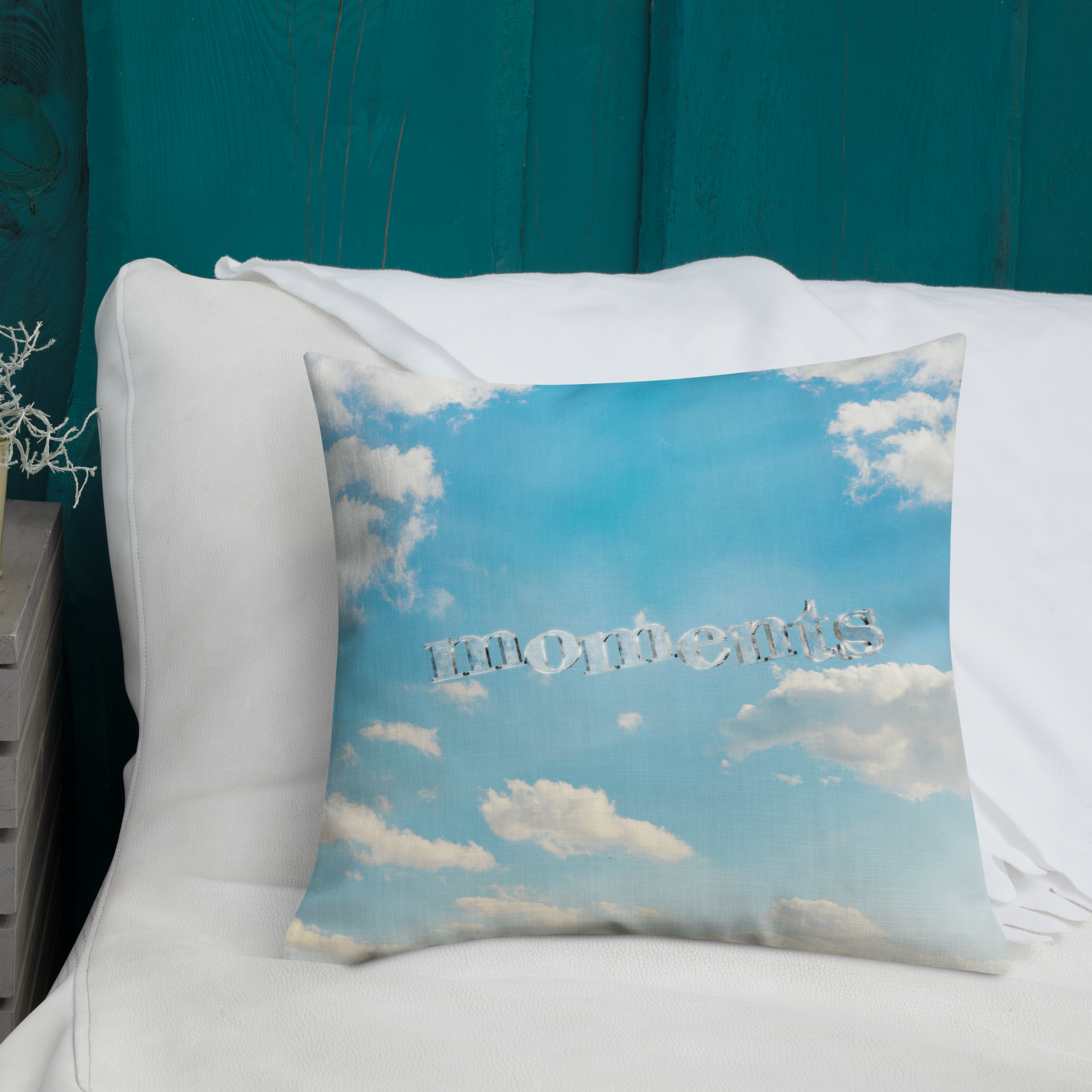 'MOMENTS' PREMIUM PILLOW