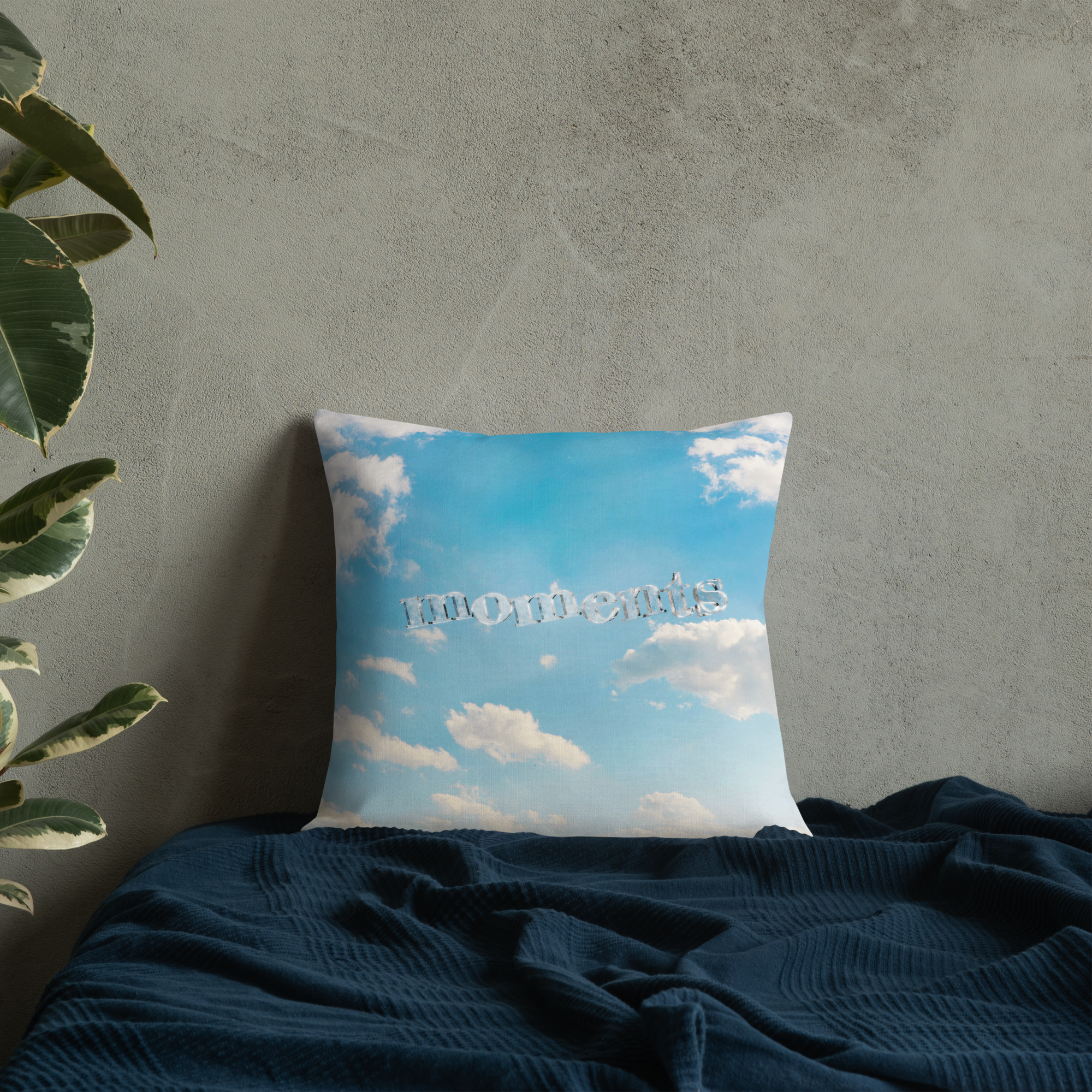 'MOMENTS' PREMIUM PILLOW