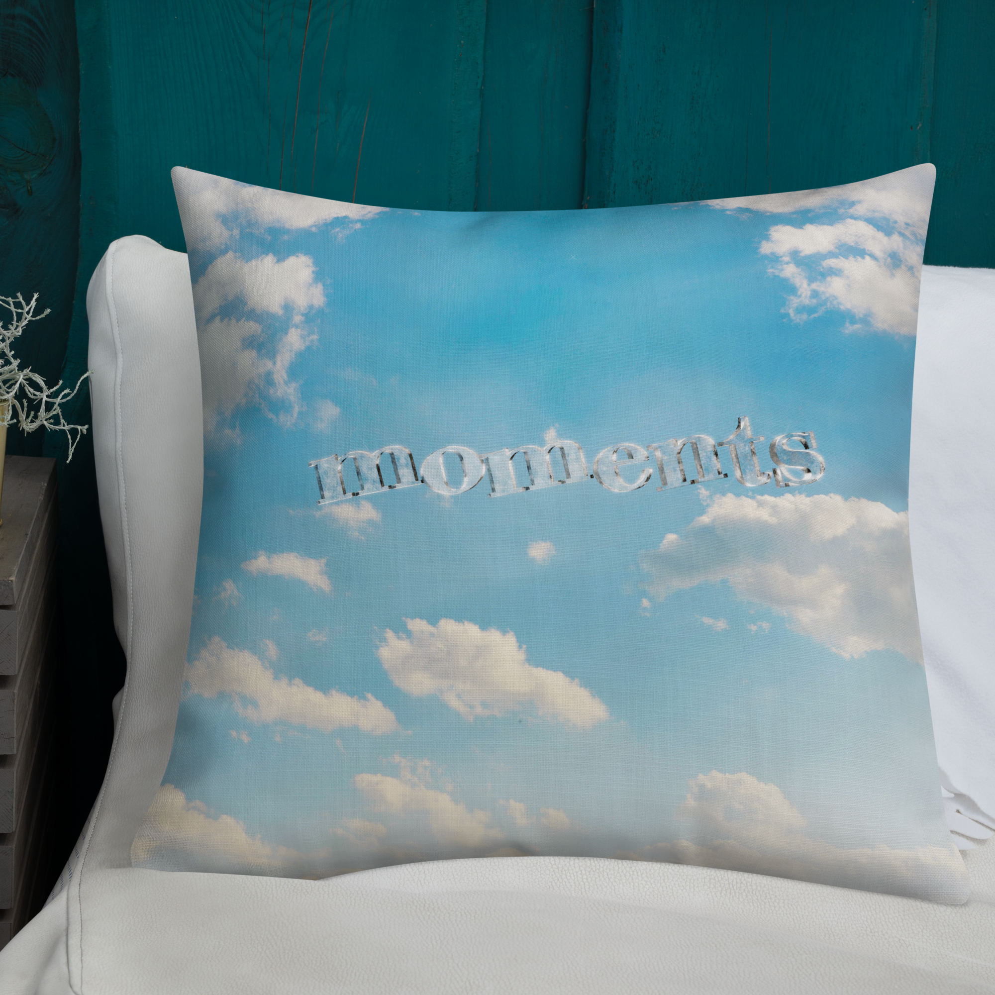 'MOMENTS' PREMIUM PILLOW