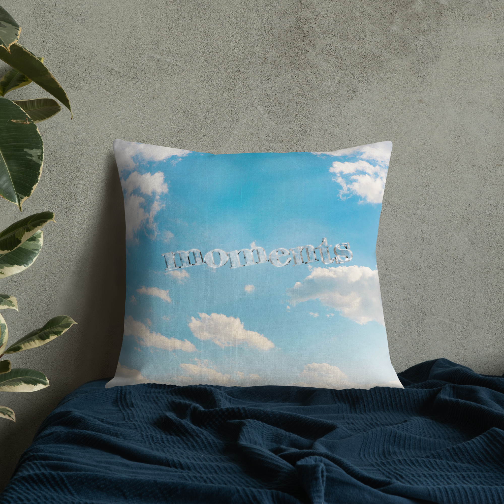'MOMENTS' PREMIUM PILLOW